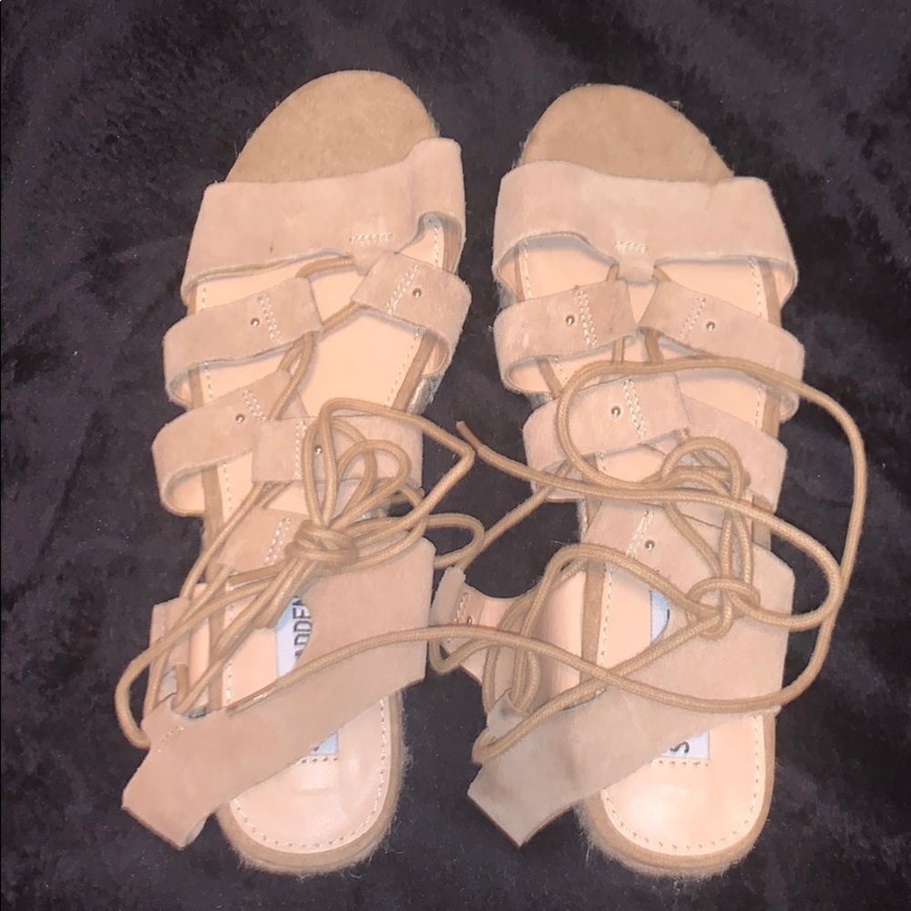Steve Madden platform tan shoes